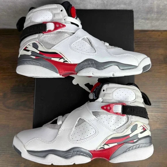 Air Jordan 8 Retro Bugs Bunny Bulls 2013 Size 4.5 GS / 6W 305368-103 Youth Shoes